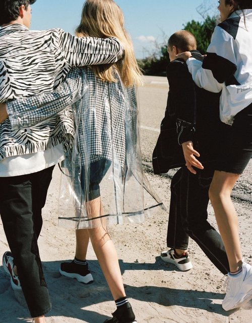 Camisa de cuadros en blanco y negro de la colección primavera/verano 2019 de Pull and Bear