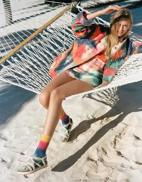 Conjunto de estampado tie dye de la colección primavera/verano 2019 de Pull and Bear