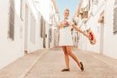 Patricia Montero con unas sandalias de la colección primavera/verano 2019 de Yokono