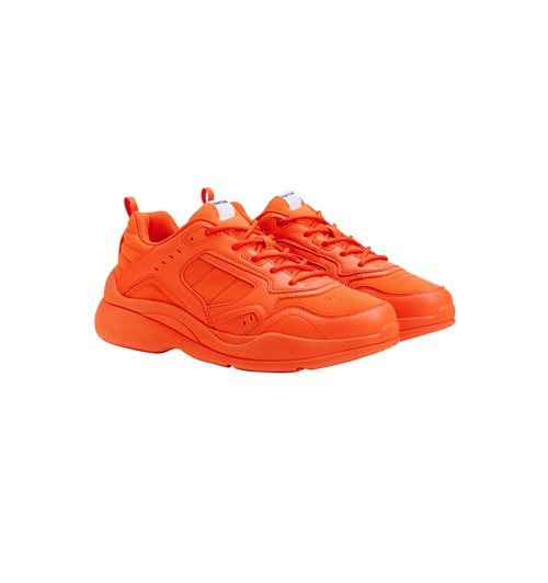 Zapatillas deportivas naranjas chico colección Pantone by Bershka
