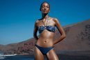 Bikini bandeau de la colección de baño 2019 de Lefties