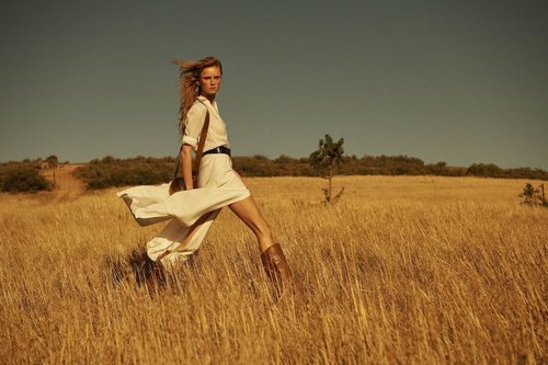 Vestido blanco de la colección primavera/verano 2019 de Massimo Dutti