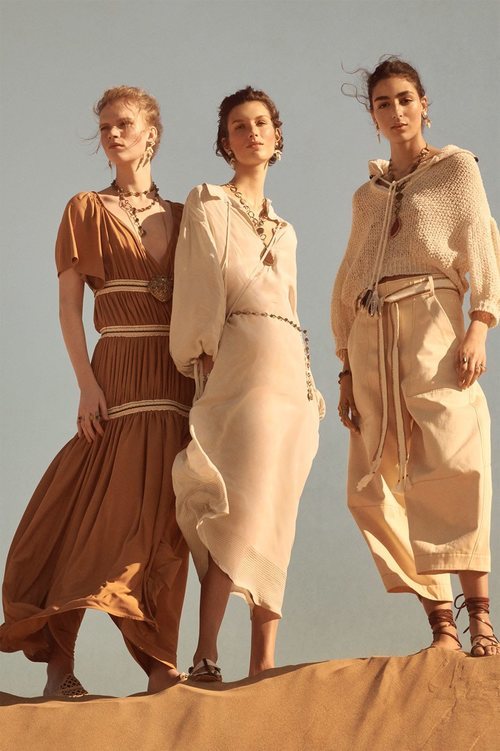 Los tonos blancos y tierra, protagonistas de la colección Studio primavera/verano 2019 de Zara