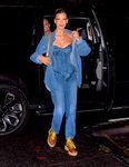 Bella Hadid total look denim
