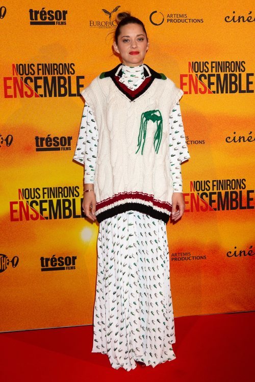 Marion Cotillard con un jersey de tenis