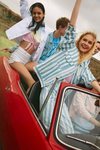 Cazadora oversize de la colección 'Music Summer Vibes' de Lefties