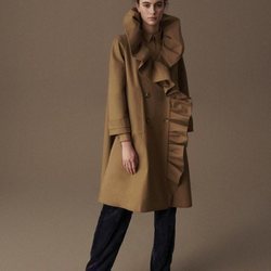 Gabardina de la colección otoño/invierno 2019 de Delpozo