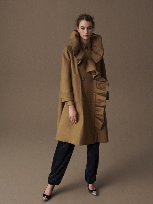 Gabardina de la colección otoño/invierno 2019 de Delpozo