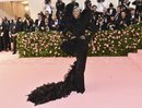 Laverne Cox con un vestido de Christian Siriano en la alfombra roja de la Gala MET 2019