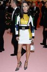 Jennifer Connelly vestida de Louis Vuitton en la alfombra roja de la Gala MET 2019