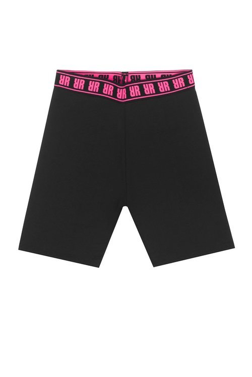 Mallas de ciclista en color negro con detalles en rosa fucsia de la colección Pull&Bear by Rosalía