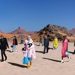 La campaña otoño/invierno 2019 de Balenciaga se llena de color