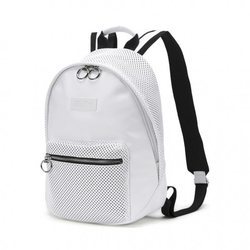 Mochila 'SG X Puma' en blanco diseñada por Selena Gomez para Puma