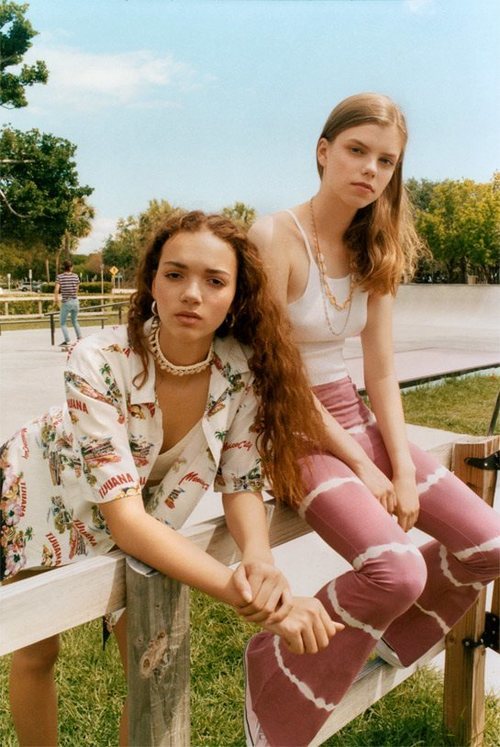 Mallas tie dye de la colección 'BSK Teen' de Bershka