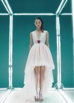 Vestido de encaje con cola de Giambattista Valli x H&M