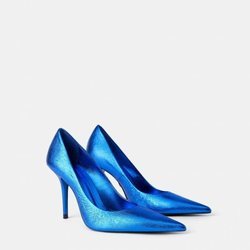 Zapato cerrado de tacón de la colección Blue Collection de Zara 2019