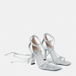 Sandalias plateadas de la colección Blue Collection de Zara 2019