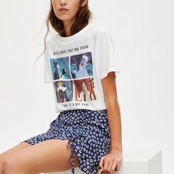 Camiseta blanca con collage Disney de Pull&Bear primavera/verano 2019