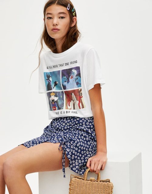 Camiseta blanca con collage Disney de Pull&Bear primavera/verano 2019