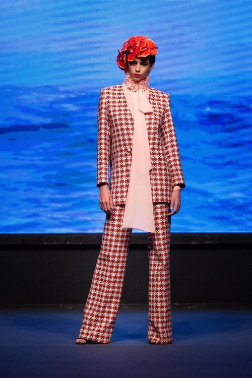 Traje de chaqueta y pantalón estilo tweed de la colección crucero de Juan Duyos para 'Alta Mar'