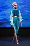 Vestido tres cuartos color block en tonos azules y cuello barco de la colección crucero de Juan Duyos para 'Alta Mar'