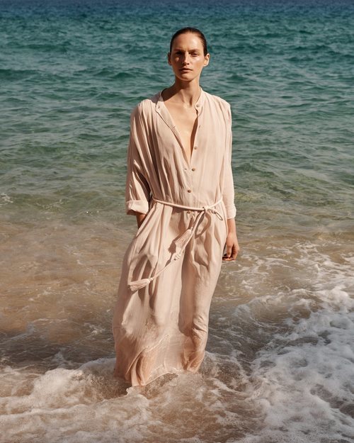 Vestido de la colección sostenible primavera/verano 2019 de Mango