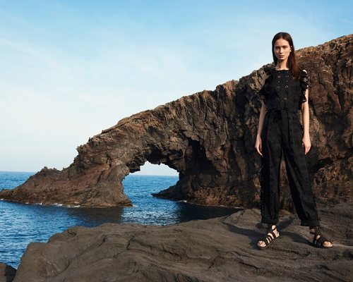 Mono negro de la colección 'Ocean Breeze' de Alberta Ferretti
