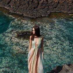 Vestido largo de la colección 'Ocean Breeze' de Alberta Ferretti