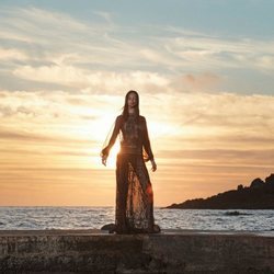 Vestido negro de la colección 'Ocean Breeze' de Alberta Ferretti