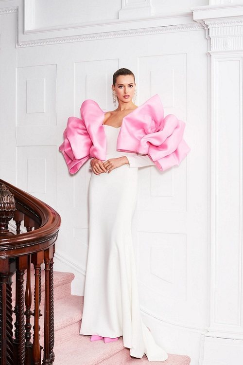 Vestido blanco de la colección pre-fall 2019 de Christian Siriano