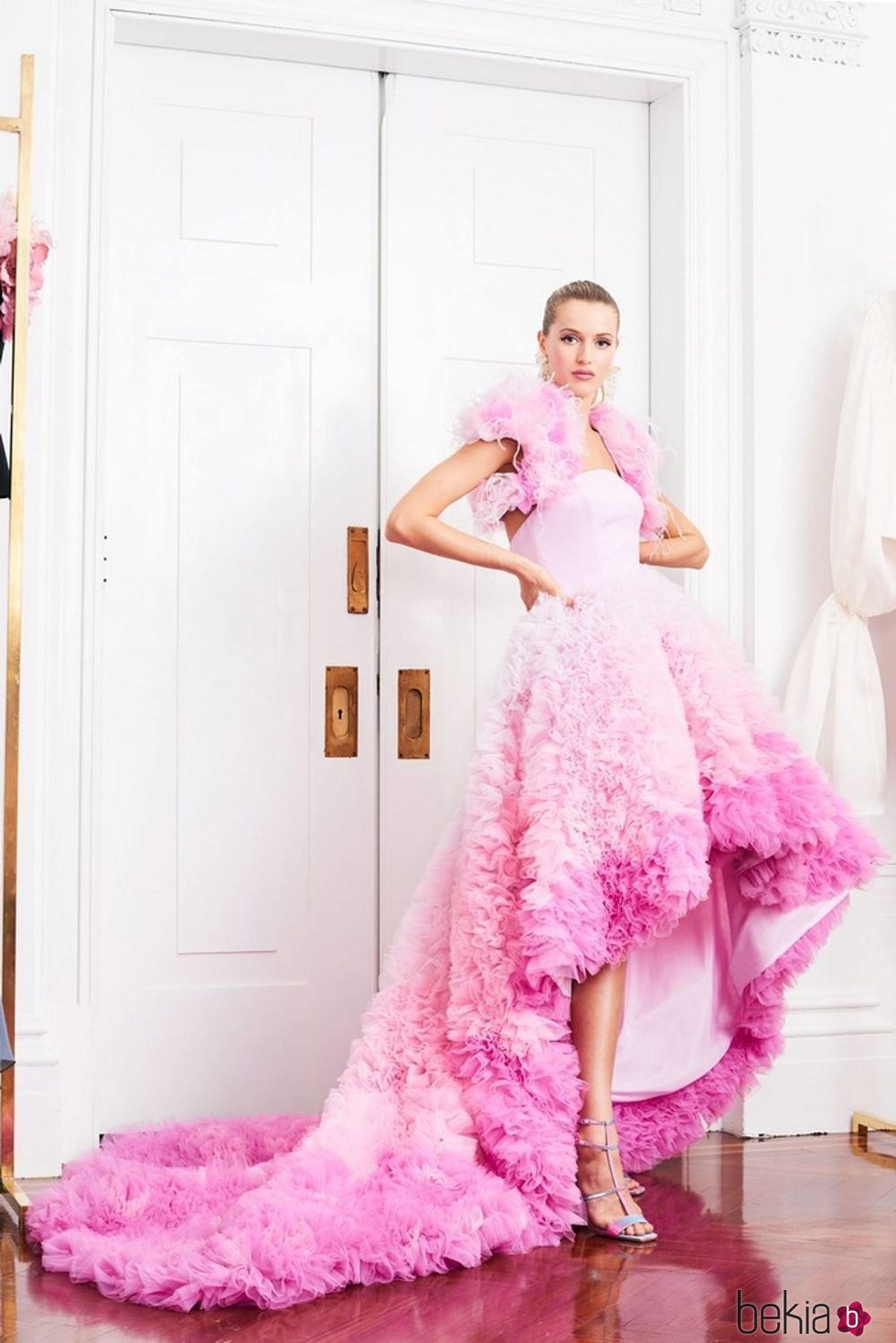 Vestido rosa de la colección pre-fall 2019 de Christian Siriano