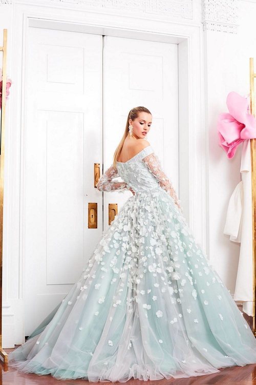 Vestido azul de la colección pre-fall 2019 de Christian Siriano