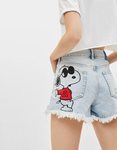 Shorts en denim pintados con Snoopy para la colección Bershka x Snoopy verano 2019