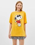 Camiseta de manga corta y estampado de Snoopy para la colección Bershka x Snoopy verano 2019