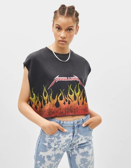 Sudadera de Metallica de la colección verano 2019 de Bershka