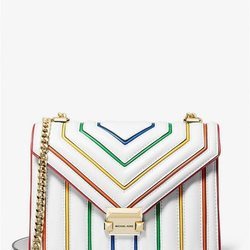 Bolso transformable para la colección Pride 2019 de Michael Kors