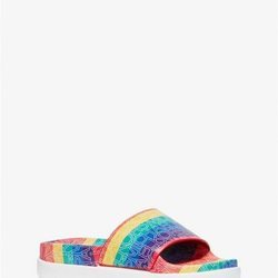 Sandalia de tira para la colección Pride 2019 de Michael Kors