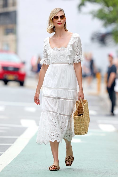 Karlie Kloss con un look ibicenco con todas las tendencias de esta temporada por Nueva York