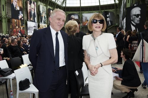 Anna Wintour en el homenaje a Karl Lagerfeld en París