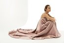 Vestido largo en color rosa empolvado de la nueva colección de 'Shopie et Voilà'
