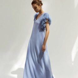 Vestido azul bebé con tul en las mangas de la nueva colección nupcial de 'Shopie et Voilà'