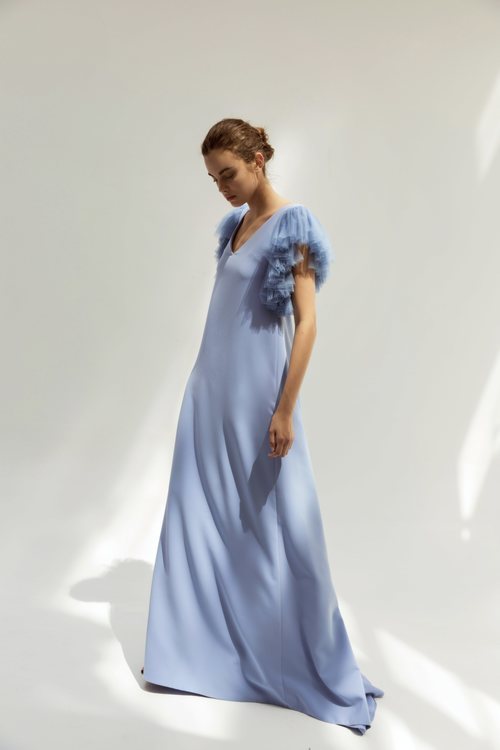 Vestido azul bebé con tul en las mangas de la nueva colección nupcial de 'Shopie et Voilà'