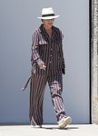 Kris Jenner pasea en familia con la tendencia del momento