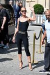 Céline Dion con un modelo de la última colección de Chanel