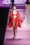 El rojo se convierte en el color protagonista en la colección de Andrés Sardá primavera/verano 2020 en la MBFWMadrid julio 2019