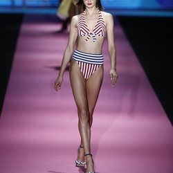 Inspiración retro y pin up en el desfile de Andrés Sardá primavera/verano 2020 en la MBFWMadrid julio 2019