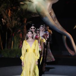 Carrusel de modelos en el desfile de Hannibal Laguna primavera/verano 2020 durante la MVBFWMadrid julio 2019