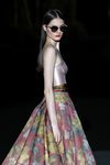Conjunto de falda floral y top deen el desfile de Hannibal Laguna primavera/verano 2020 durante la MVBFWMadrid julio 2019