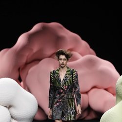 Vestido en el desfile primavera/verano 2020 de Ana Locking en la MBFWMadrid julio 2019