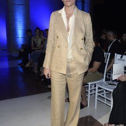 El traje sastre de Laura Ponte que conquista en el desfile de Roberto Vernino